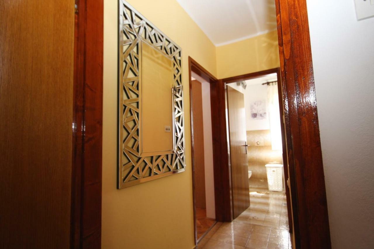 Two Bedroom Apartment, Nice Neighborhood, Free Parking, Wifi Пула Екстер'єр фото