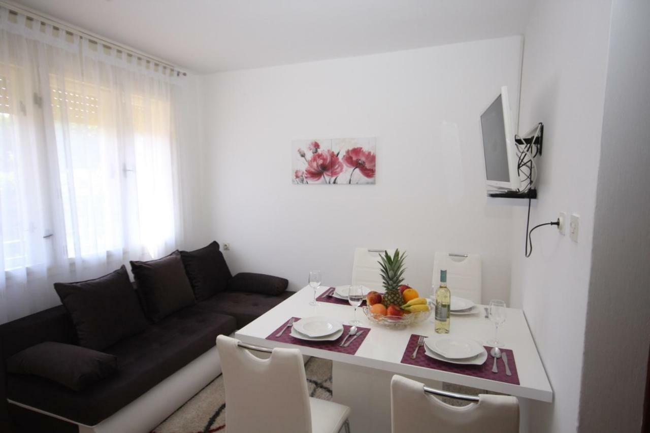 Two Bedroom Apartment, Nice Neighborhood, Free Parking, Wifi Пула Екстер'єр фото