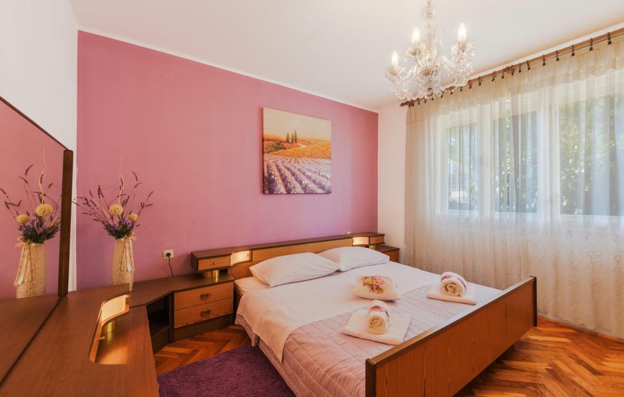 Two Bedroom Apartment, Nice Neighborhood, Free Parking, Wifi Пула Екстер'єр фото