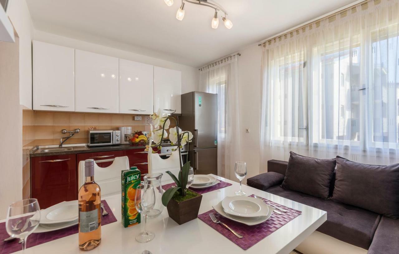 Two Bedroom Apartment, Nice Neighborhood, Free Parking, Wifi Пула Екстер'єр фото