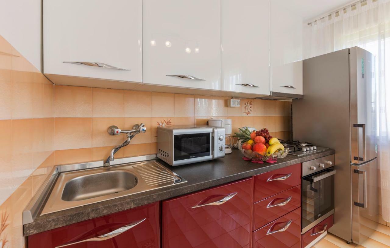 Two Bedroom Apartment, Nice Neighborhood, Free Parking, Wifi Пула Екстер'єр фото