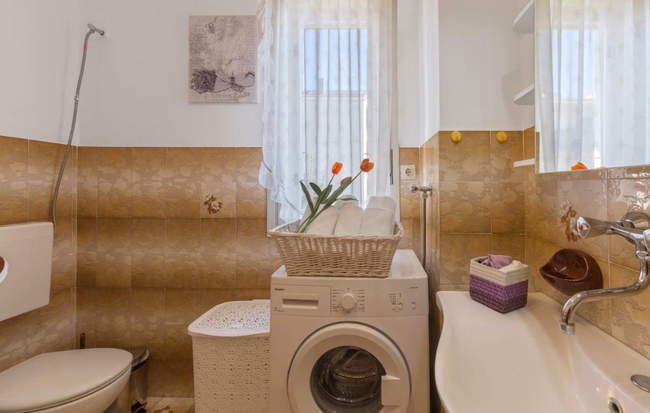 Two Bedroom Apartment, Nice Neighborhood, Free Parking, Wifi Пула Екстер'єр фото